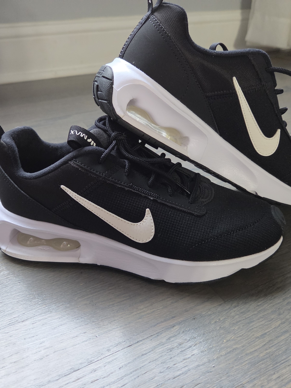 Nike Air Max Style Black & White Sneakers